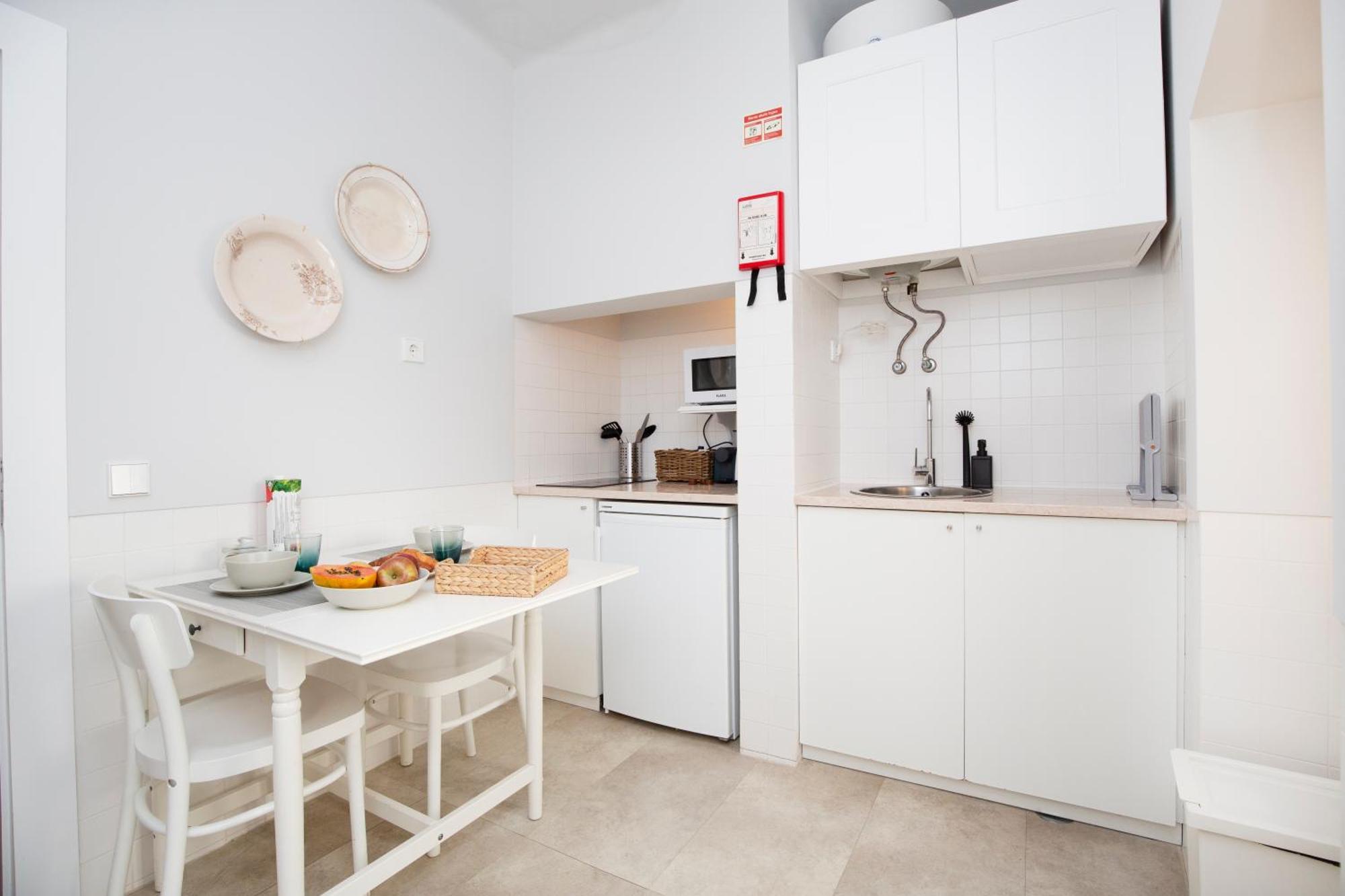 Live Like A Local @ Casa Da Esquina - Wifi & A/C Appartement Lissabon Buitenkant foto