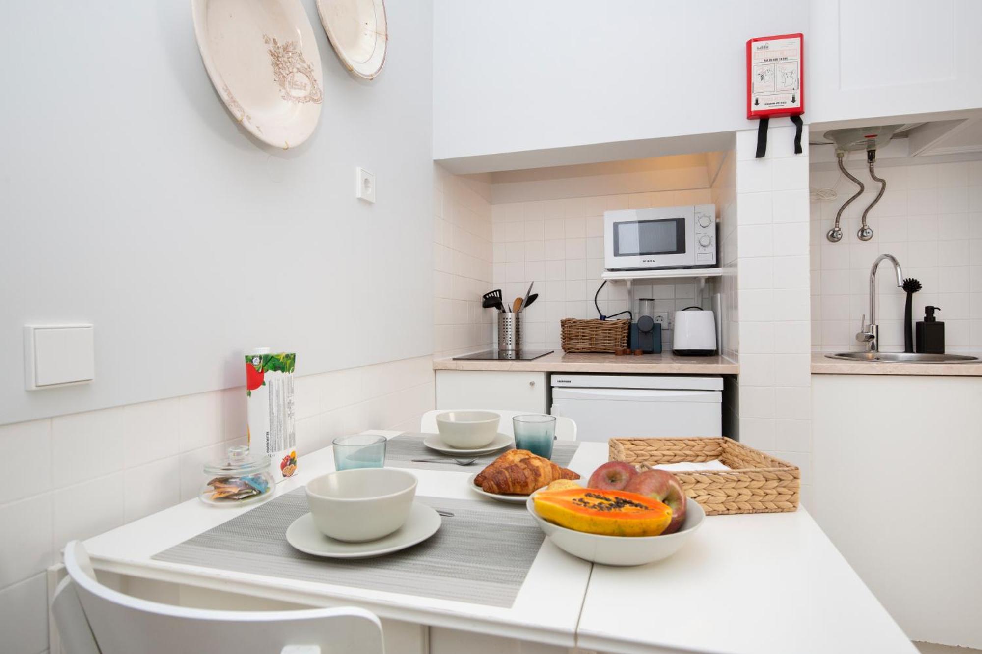 Live Like A Local @ Casa Da Esquina - Wifi & A/C Appartement Lissabon Buitenkant foto
